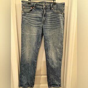 American Eagle Men’s jeans